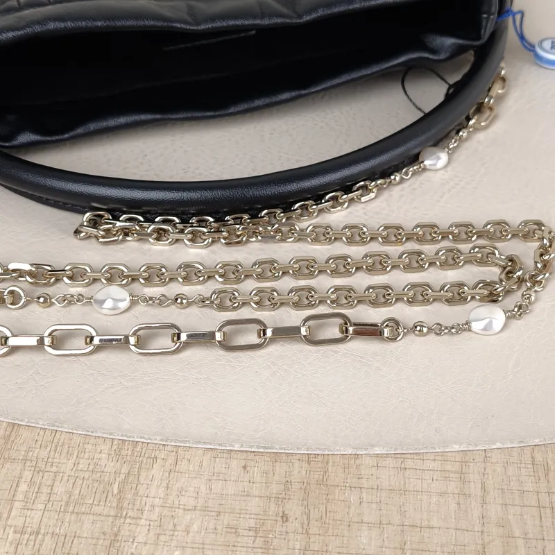 DIOR Crossbody Bag Lady Milly Chain Bag Black Lambskin 19 × 5 × 14 cm — detail view 3 of 10