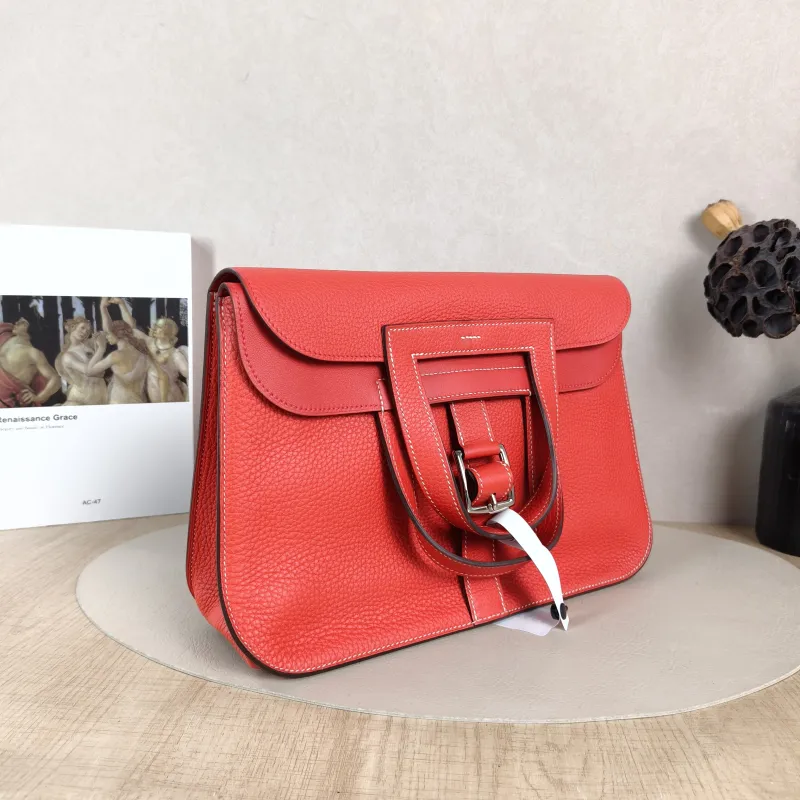 Hermès Shoulder Bag Halzan 31 Q5 Taurillon Clemence TC Calfskin Medium 31 × 9 × 28.5 cm A — cover view 2 of 5