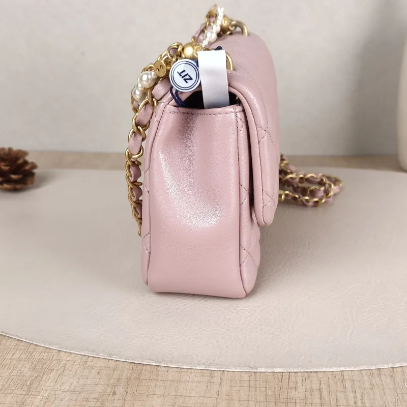 Chanel Crossbody Bag24p Pearl Pink Lambskinmini17 × 5 × 13 cm — detail view 8 of 15