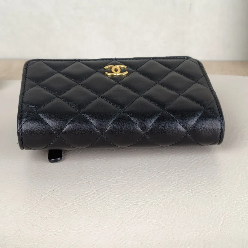 Chanel Crossbody Bag woc Black Lambskin One Size15.5 × 5 × 11 cm — detail view 10 of 12