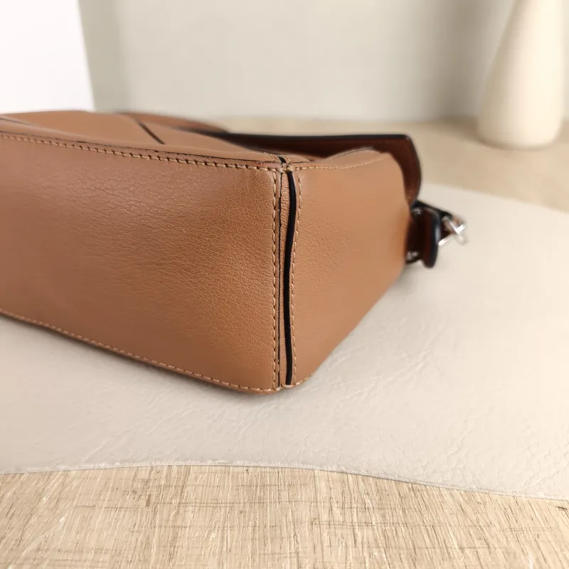 LOEWE Crossbody Bag Puzzle Caramel Calfskin Mini 18 × 8 × 12.5 cm — detail view 7 of 11