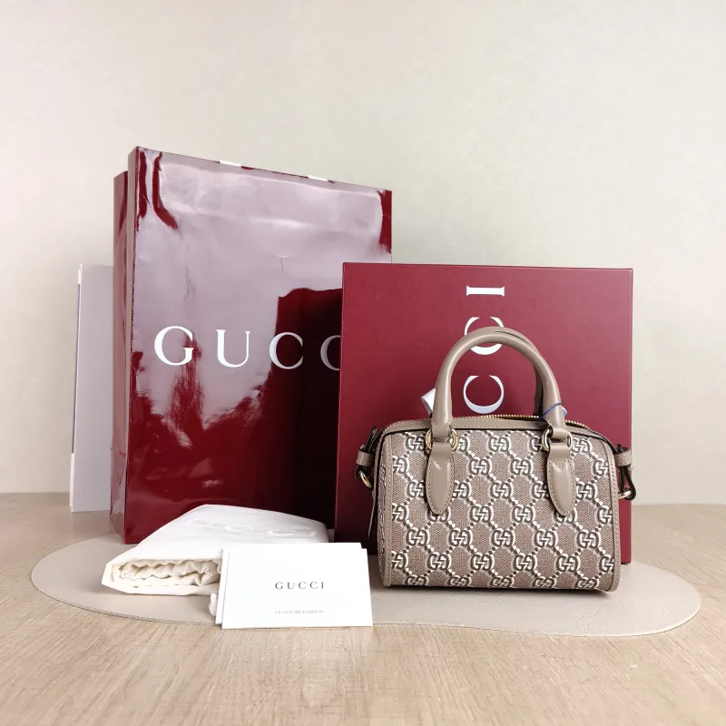 GUCCI Crossbody Bag GG Emblem Crossbody Bag nano 16.5 × 8 × 10 cm — cover view 3 of 6