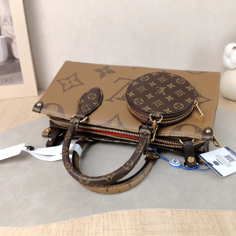 Louis Vuitton Crossbody Bag Onthego East West Monogram PVC Small 25 × 10 × 13 cm — detail view 7 of 16