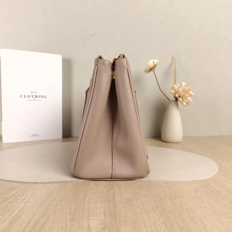 PRADA Top Handle Bag Galleria Galleria Bag Edition Calfskin Medium33 × 14 × 24 cm — detail view 11 of 13