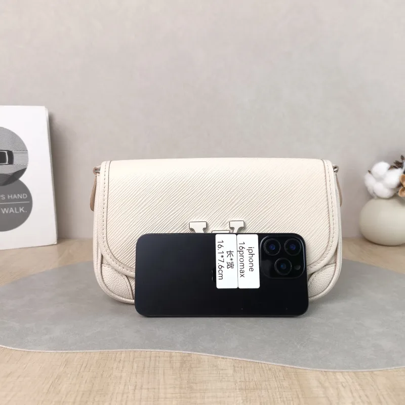 Louis Vuitton Shoulder Bag BUCI Beige Epi Embossed Calfskin One Size 24.5 × 9 × 15.5 cm — cover view 3 of 6