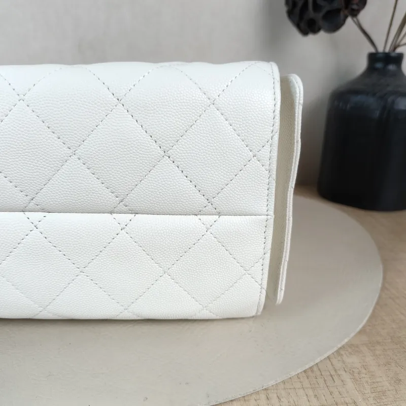 Chanel Shoulder Bag 25Bag White Grained Calfskin Small 26 × 14 × 30 cm — detail view 10 of 11