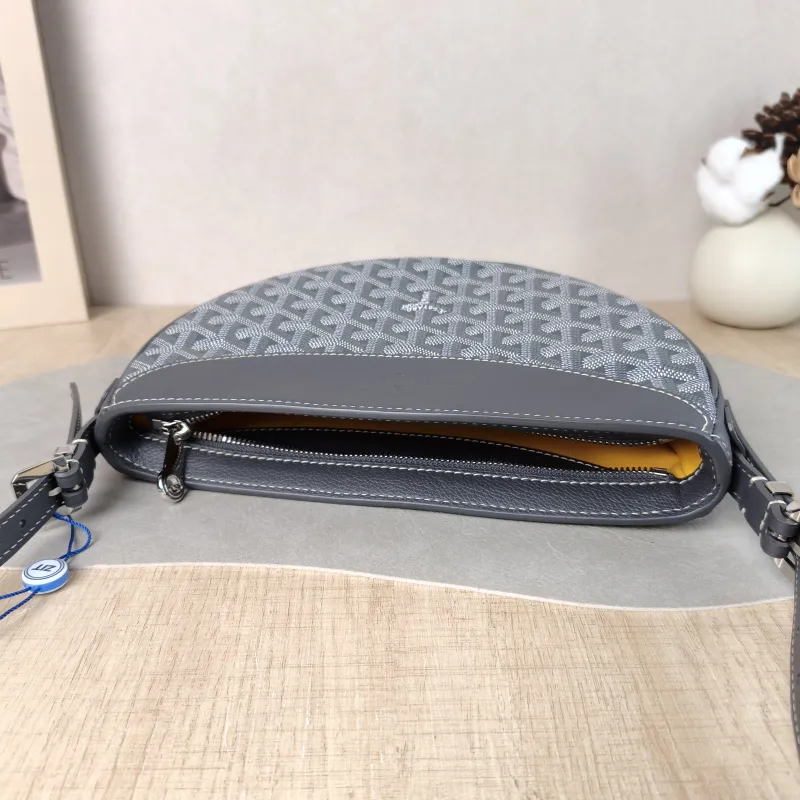 GOYARD Crossbody Bag Hirondelle Grey ine Canvas One Size 25 × 6 × 17 cm — detail view 5 of 12