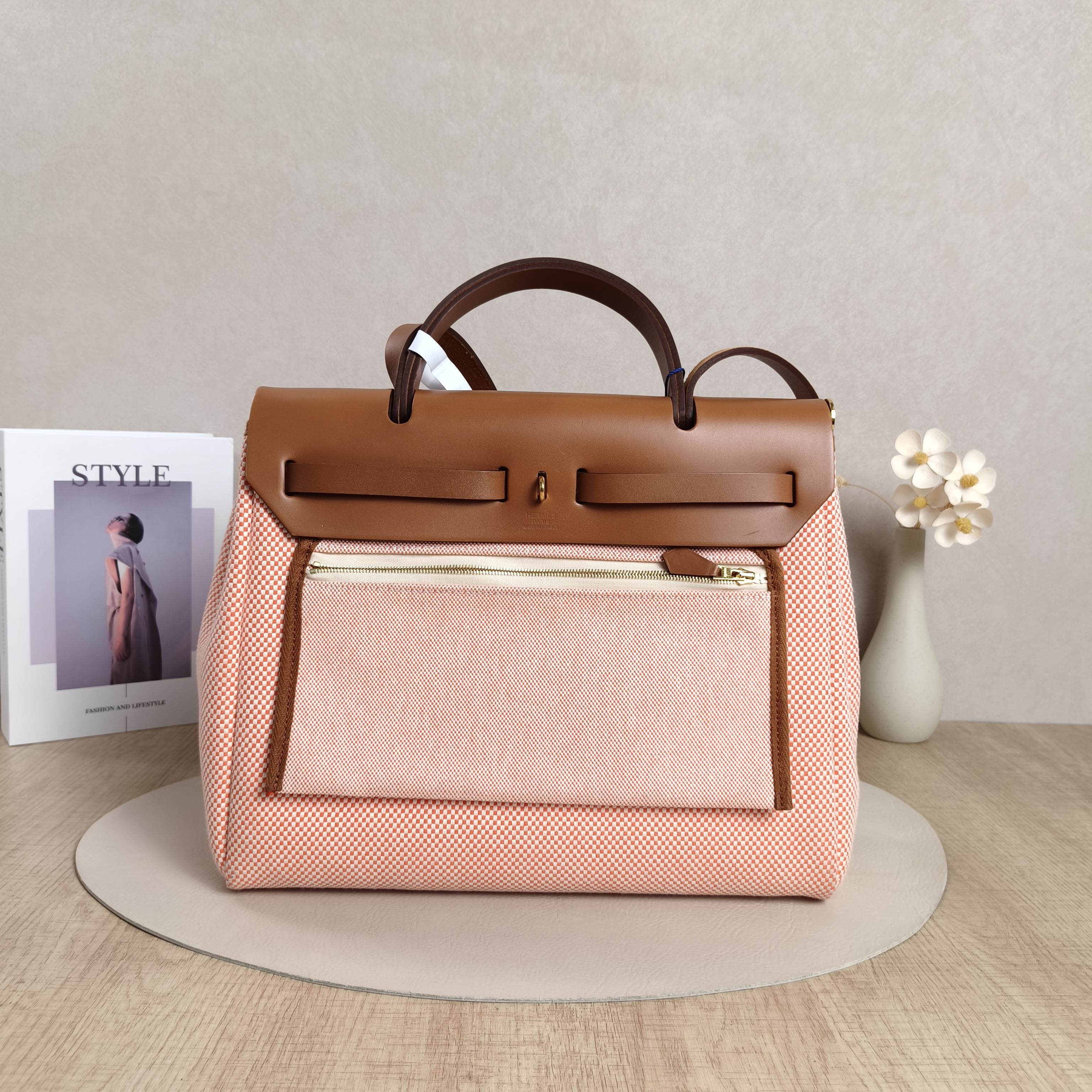 Hermès Shoulder Bag Herbag 31Pink · White Canvas Medium31 × 10 × 25 cm — cover view 11 of 12