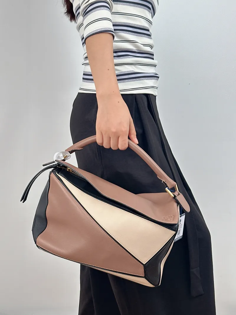 LOEWE Crossbody Bag Puzzle Brown Colorblock Calfskin Medium 29 × 14 × 19.5 cm — on-model view 2 of 2