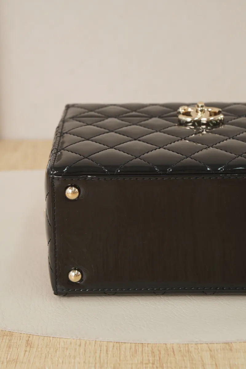 Chanel 25a Small Black Patent Leather Microchip Edition · 18 × 8 × 14.5 cm — cover view 6 of 7