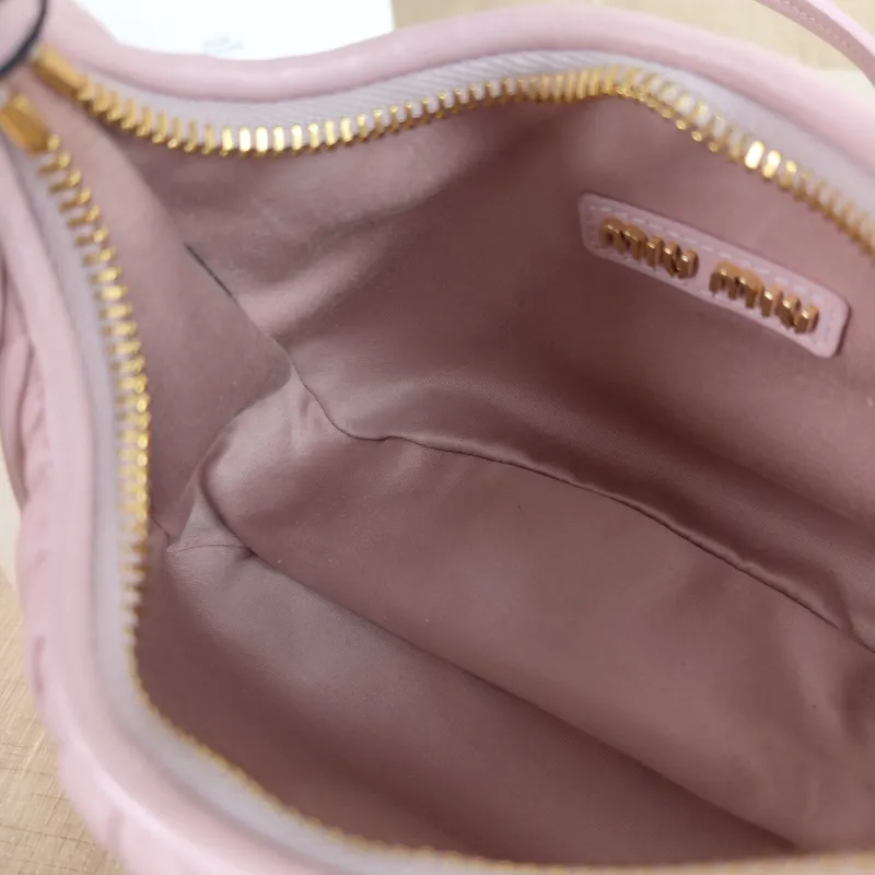 Miumiu Shoulder Bag Wander Matelassé Hobo Pink Lambskin Small 20 × 6 × 17 cm — detail view 2 of 11