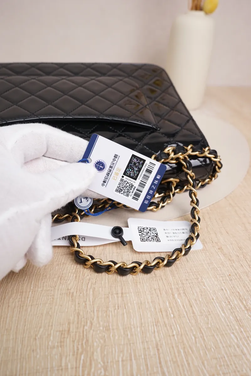 Chanel 25b Shoulder Crossbody Bag Black Patent Leather Microchip Edition · Dust Bag · 25 × 6 × 17 cm — detail view 9 of 20