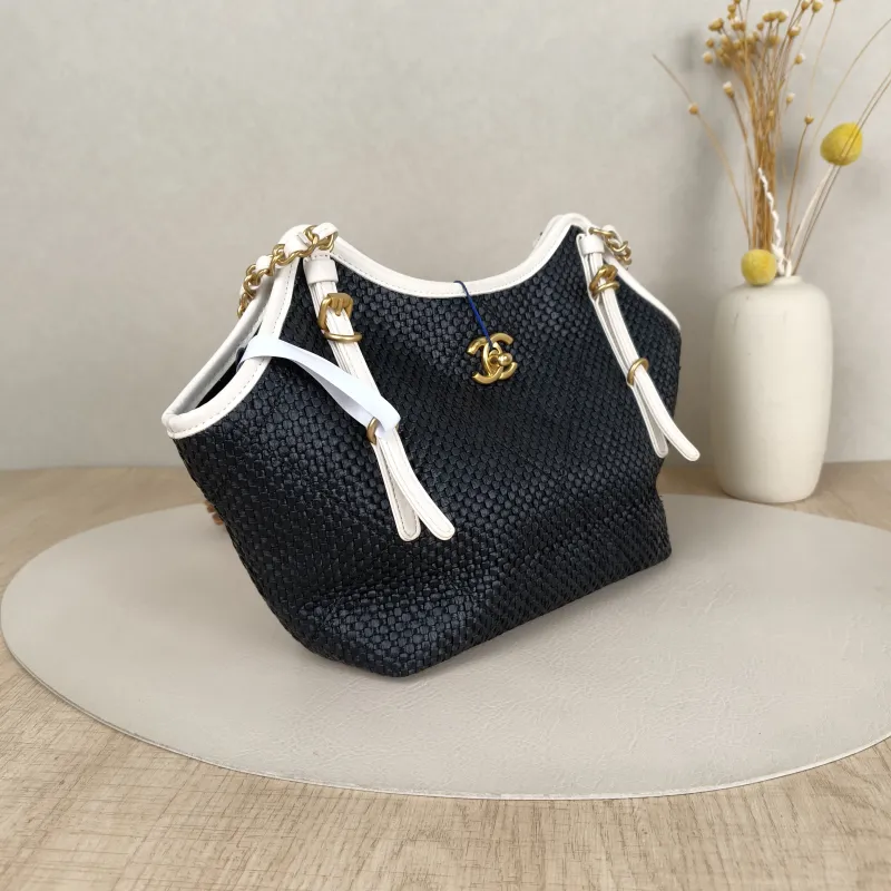 Chanel Shoulder Bag White Woven One Size19 × 7 × 20 cm — cover view 4 of 9
