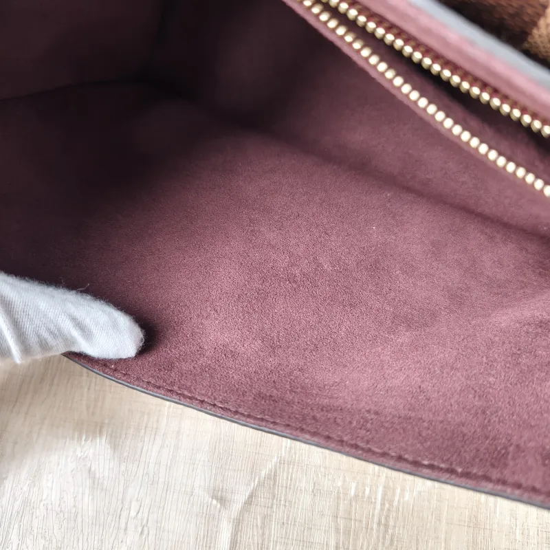 Louis Vuitton Shoulder Bag VAVIN Red · PVC Small 25 × 9.5 × 17 cm — detail view 7 of 13