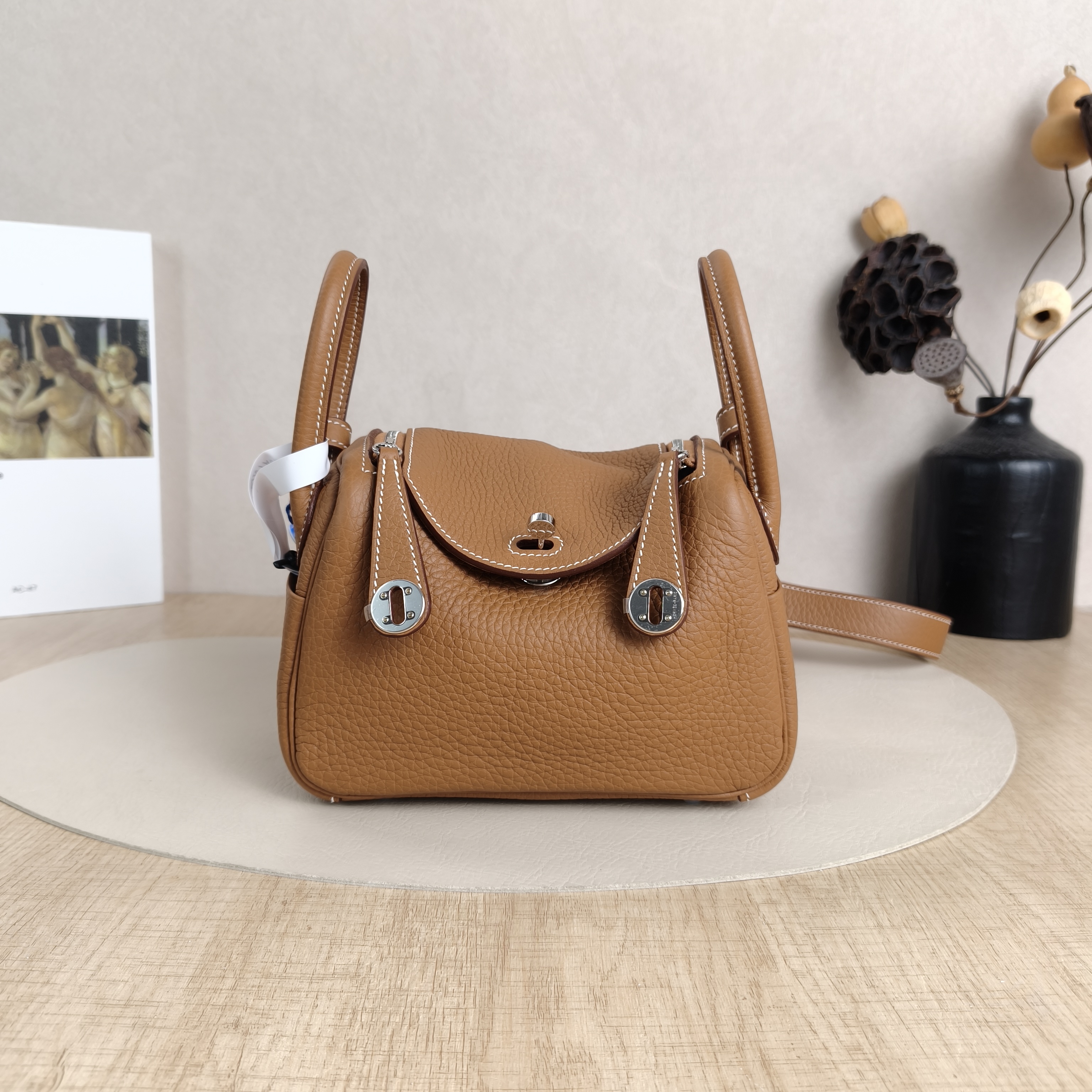 Hermès Shoulder Bag Lindy Mini 19 Taurillon Clemence TC Calfskinmini19 × 9 × 13 cm