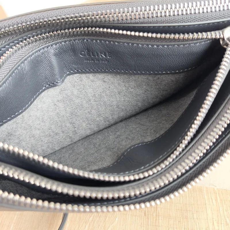 CELINE Crossbody Bag Trio Messenger Bag Grey Lambskin Small 21.5 × 5 × 15 cm — detail view 1 of 11