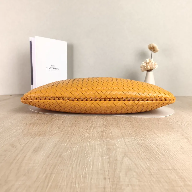 Bottega Veneta Shoulder Bag Veneta Vintage Edition Yellow Lambskin One Size 47 × 3 × 30 cm — cover view 4 of 4