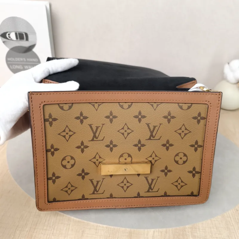Louis Vuitton Crossbody Bag Dauphine Monogram PVC Medium25 × 10.5 × 17 cm — detail view 11 of 12