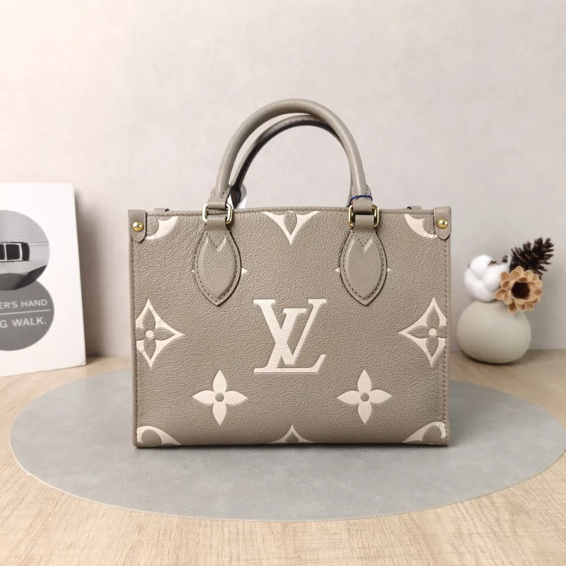 Louis Vuitton Shoulder Bag Onthego · White Empreinte Embossed Calfskin Monogram Small25 × 11.5 × 19 cm — cover view 5 of 5