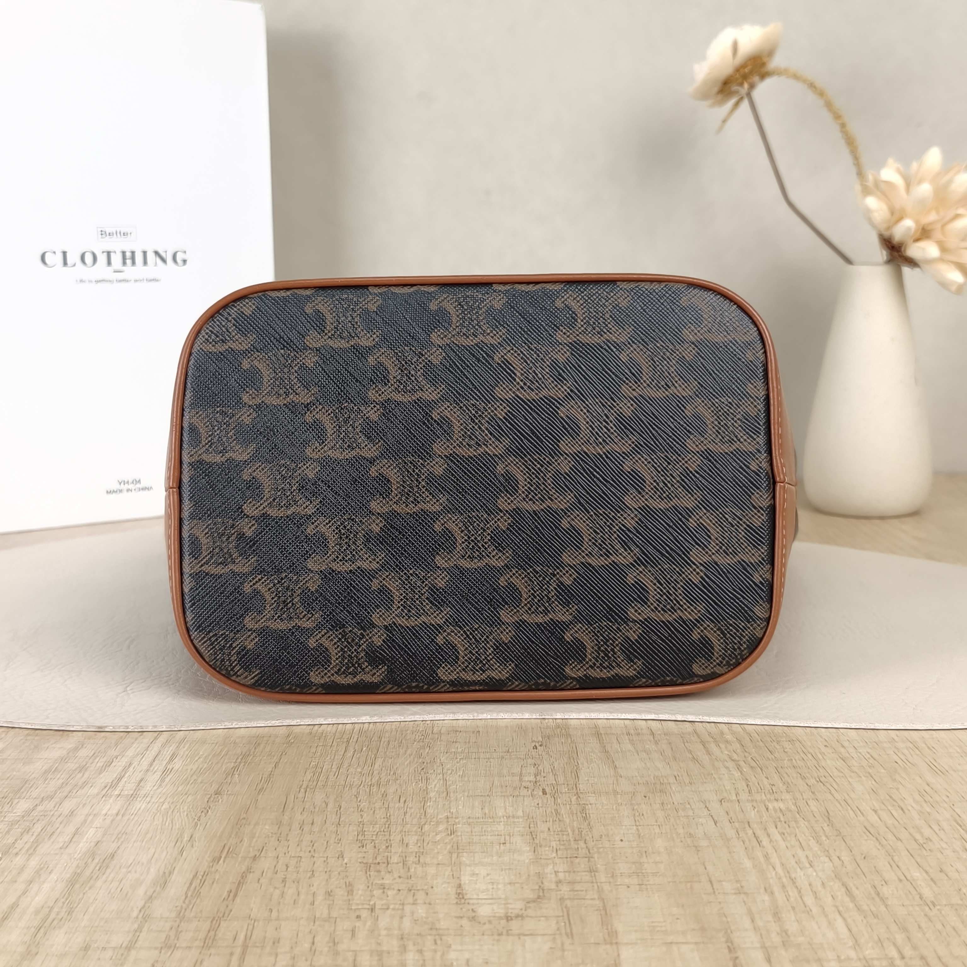 CELINE Crossbody Bag Triomphe Bucket Bag Monogram PVC Small22 × 13 × 26 cm — cover view 3 of 5
