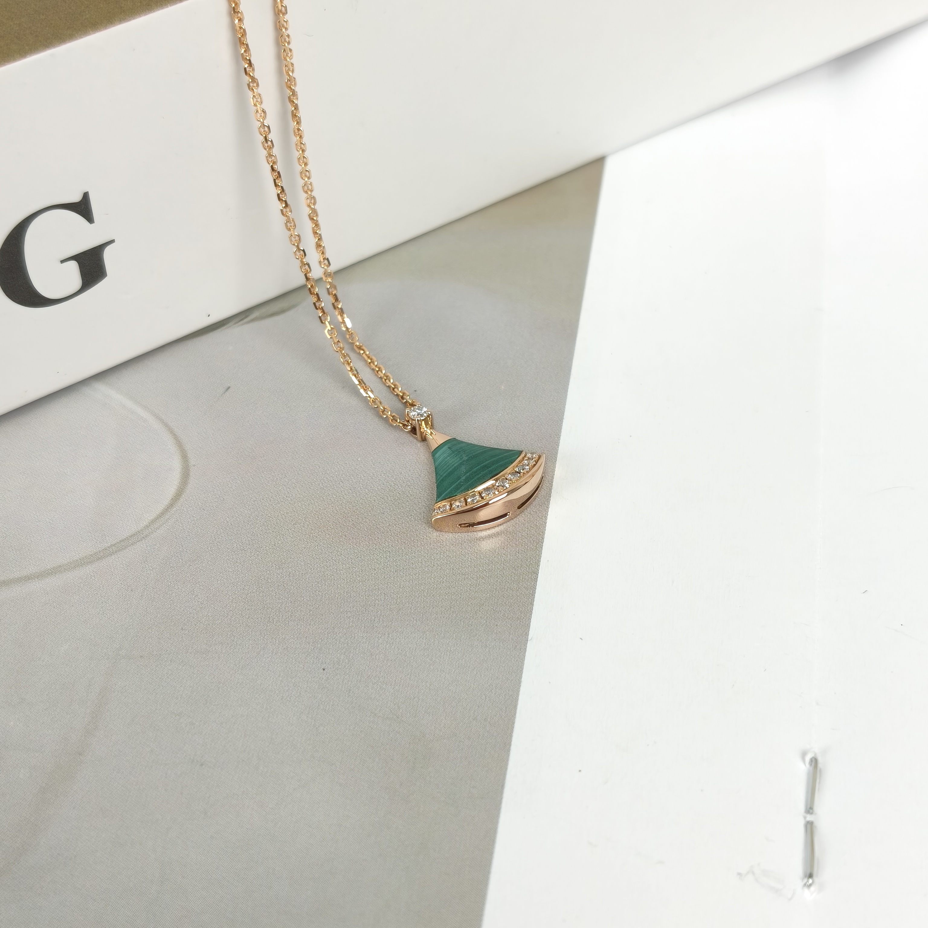 Bvlgari Necklace DIVAS’ DREAM Collection Malachite Pavé Diamond Malachite,18KR ose Gold Diamond Malachite One Size1.5*41-43 — cover view 6 of 8