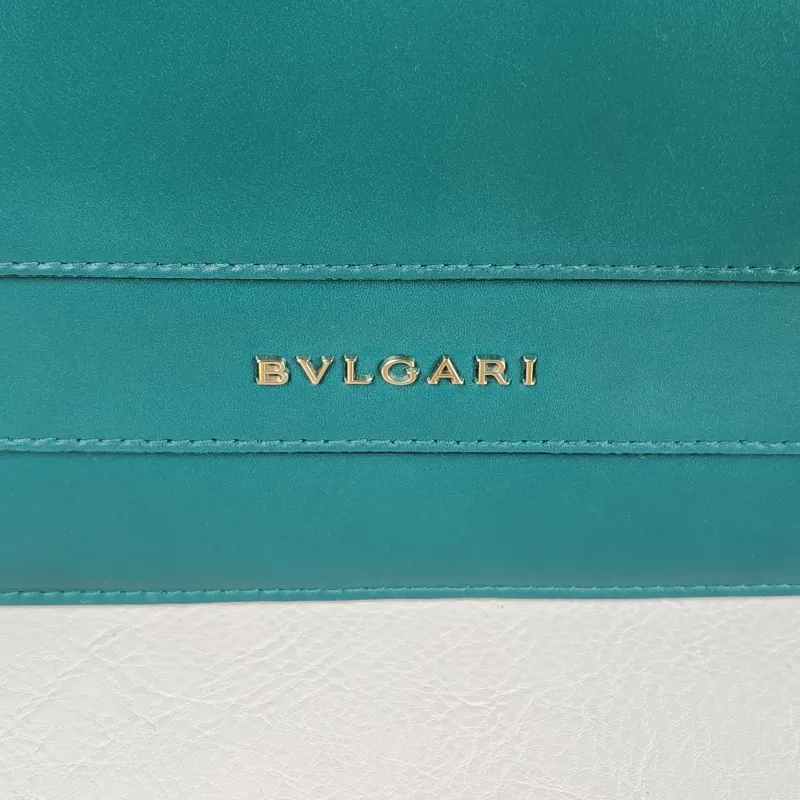 Bvlgari Crossbody Bag Serpenti Forever Collection Crossbody Bag Green Calfskin Medium27.5 × 7 × 18 cm — detail view 4 of 15
