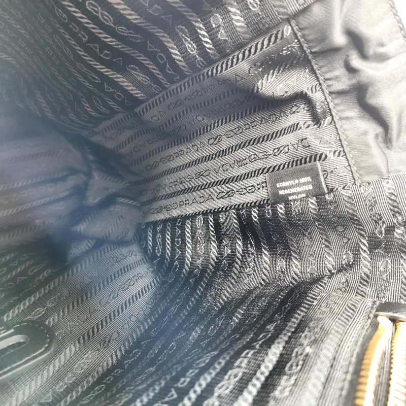 PRADA Shoulder Bag Re-Edition Black Nylon One Size 35 × 9 × 27 cm — detail view 2 of 12