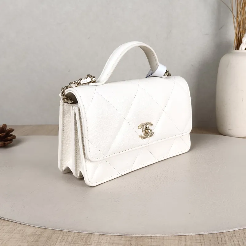Chanel Crossbody Bag woc White Grained Calfskin 19.2 × 6 × 10.5 cm — cover view 3 of 5