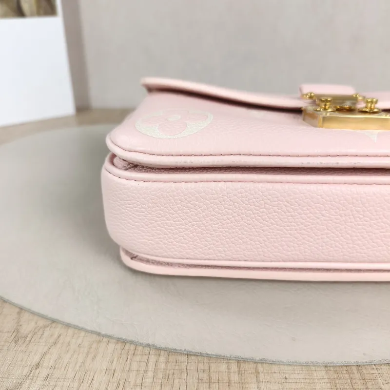 Louis Vuitton Crossbody Bag Pochette Métis East West Empreinte Embossed Calfskin Monogram Small21.5 × 6 × 13.5 cm — detail view 3 of 11