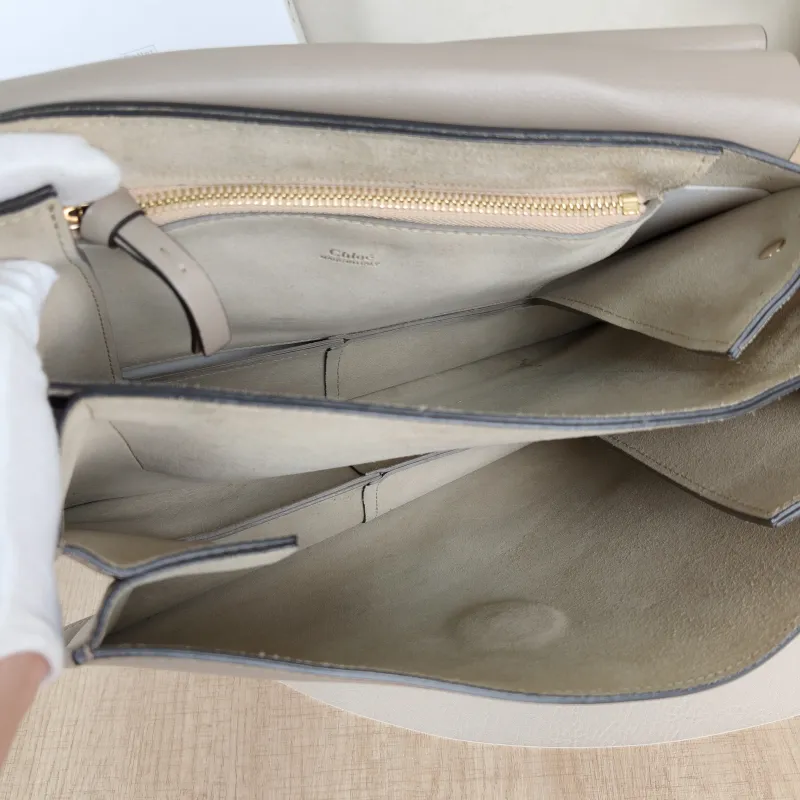 Chloé Crossbody Bag Crossbody Bag Grey Suede One Size31 × 5 × 26 cm — detail view 9 of 14