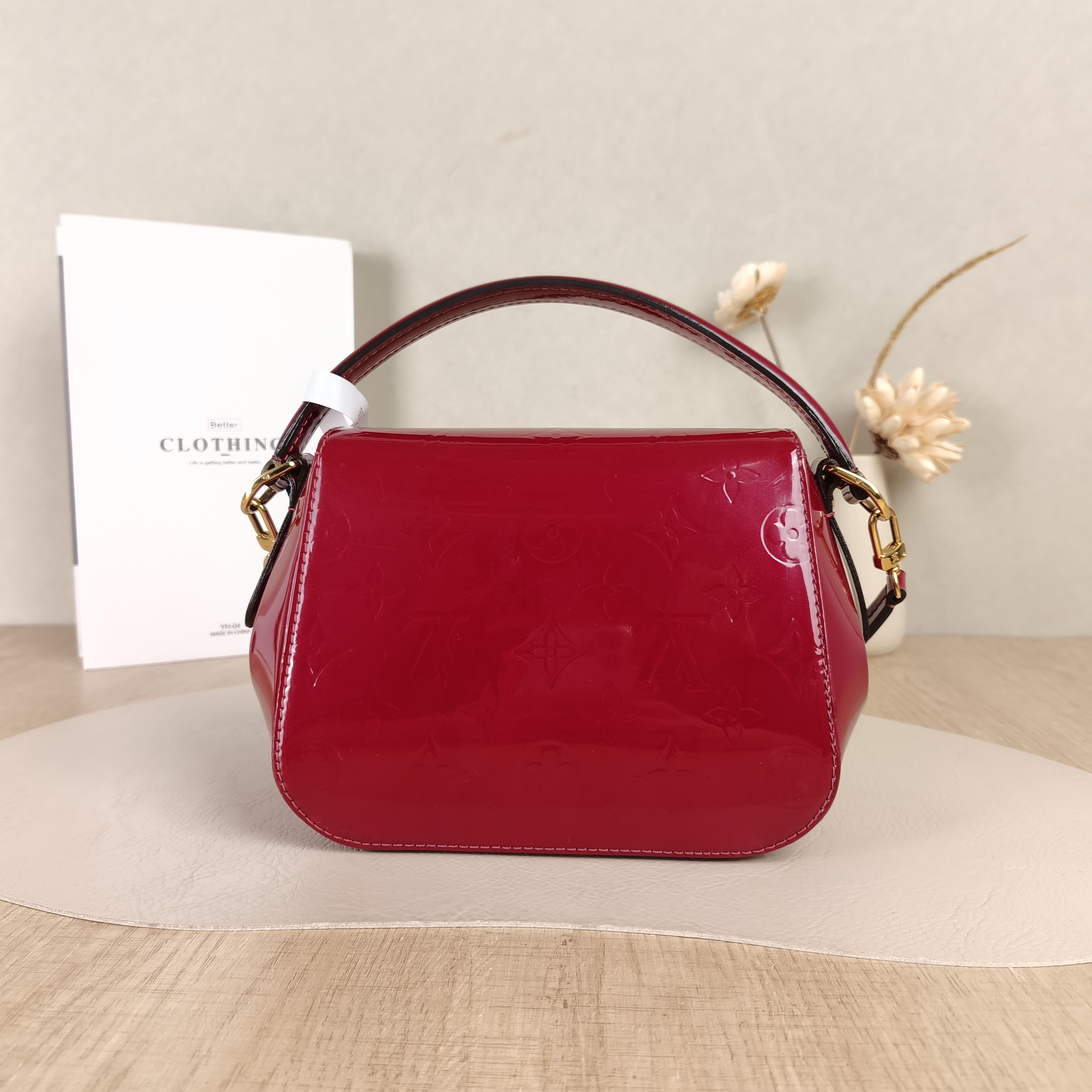 Louis Vuitton Crossbody Bag Pasadena Red Patent Leather One Size22 × 9 × 16 cm — cover view 2 of 5