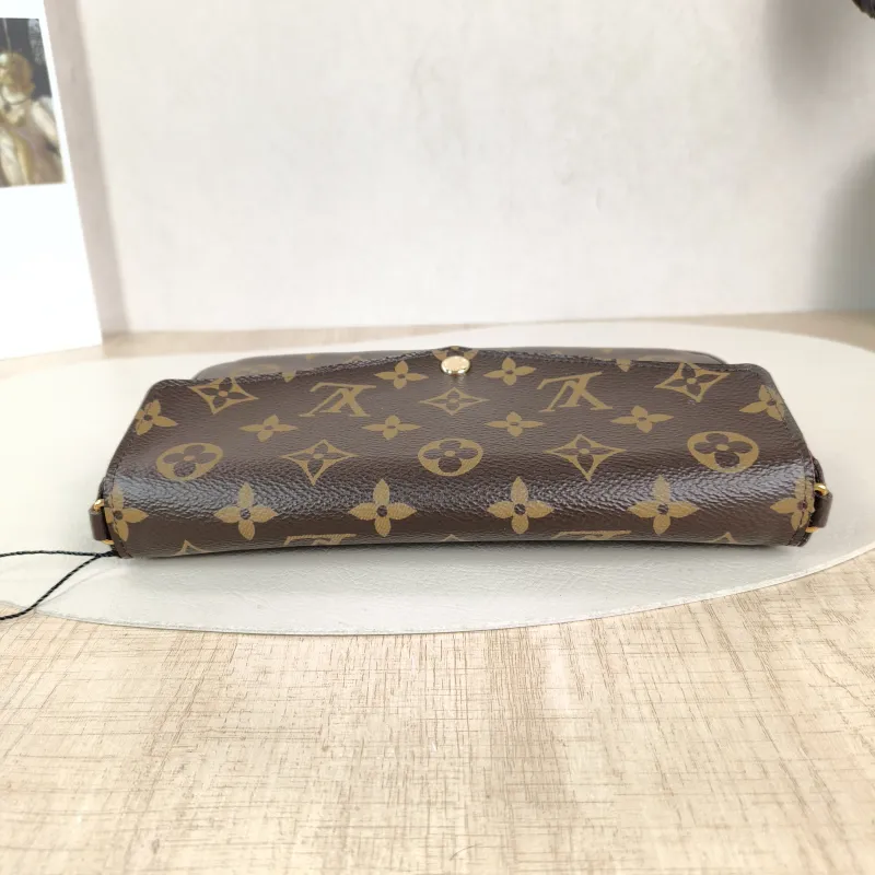 Louis Vuitton Crossbody Bag Pochette Félicie Monogram PVC Small 21 × 3 × 12 cm — detail view 13 of 17