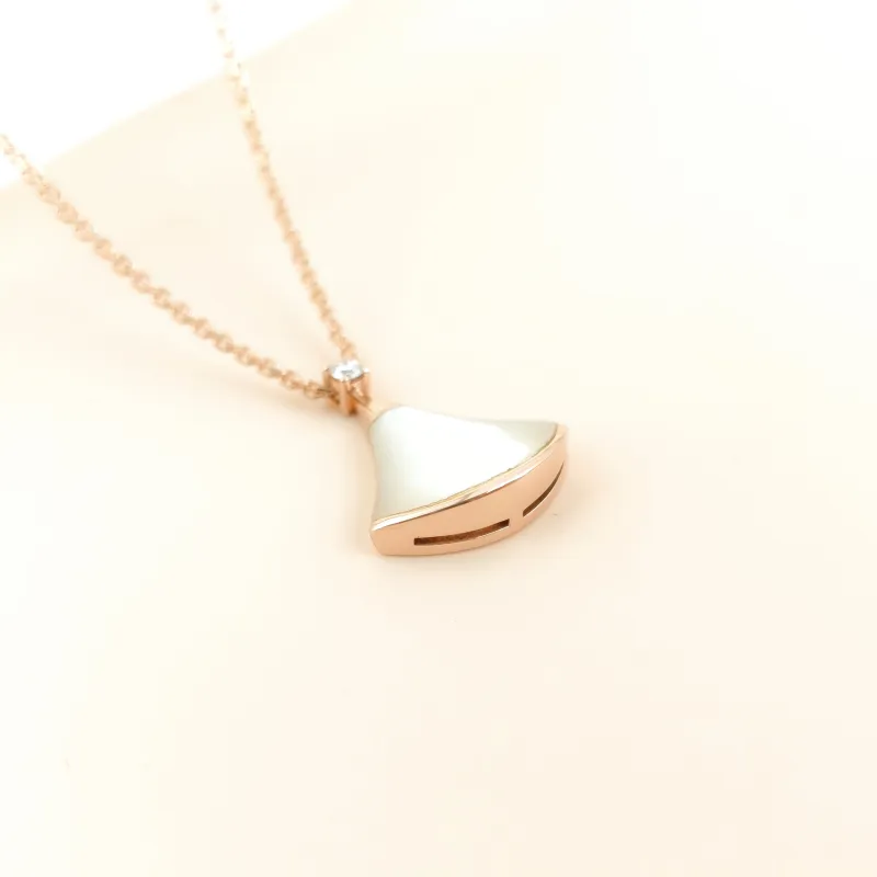 Bvlgari Necklace Divas' Dream White Mother-of-Pearl Diamond18KR ose Gold One Size 43cm โ cover view 5 of 10