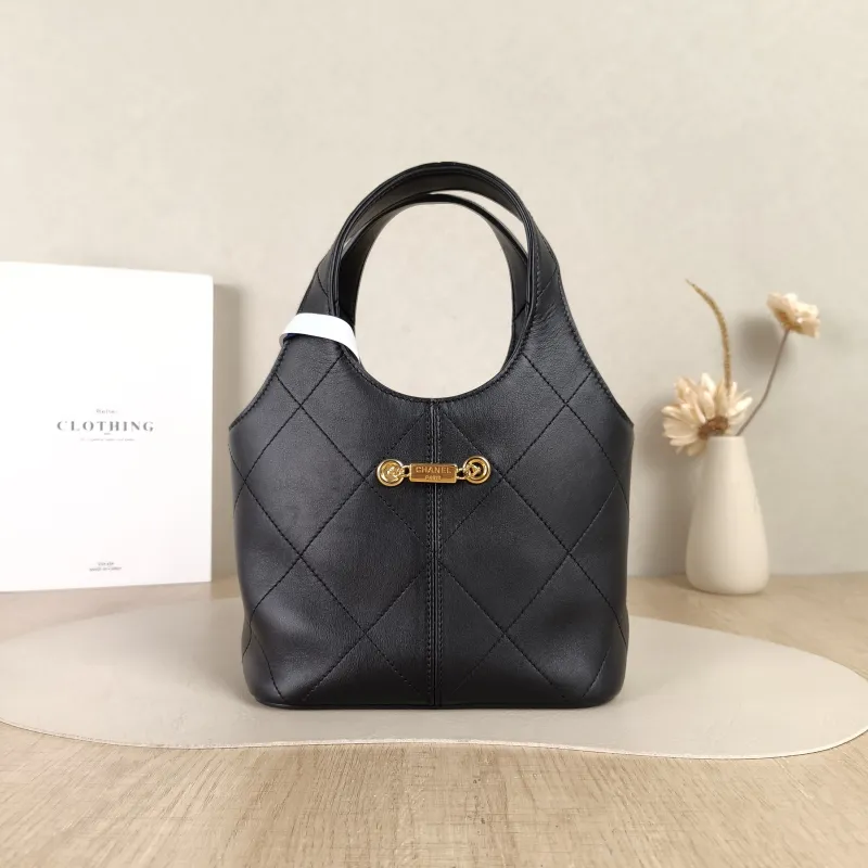 Chanel Top Handle Bag26p hobo Black Calfskin Small21 × 10 × 27.5 cm — cover view 3 of 5