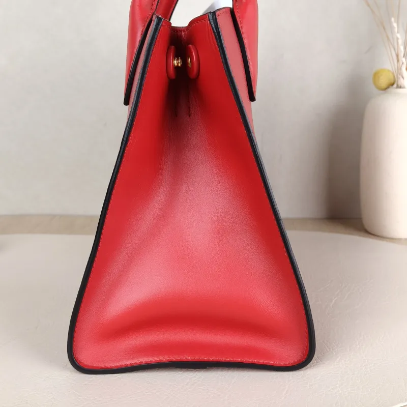 PRADA Shoulder Bag Shoulder Bag Red Calfskin One Size26 × 14 × 20 cm — detail view 3 of 12