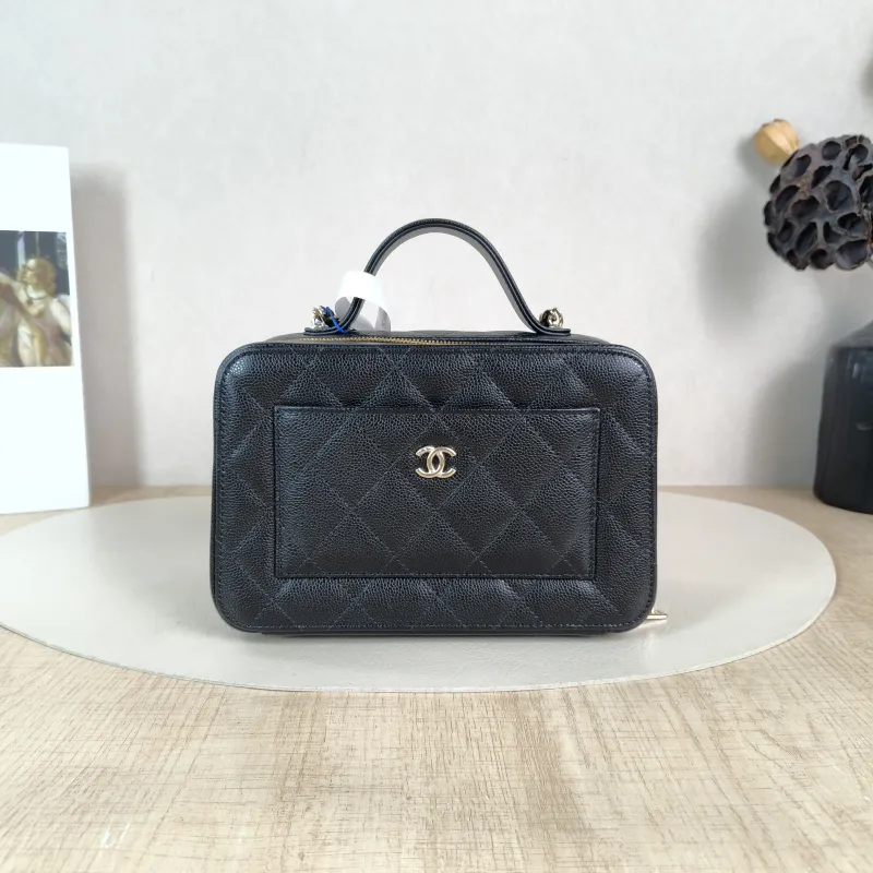 Chanel Crossbody Bag Black Grained Calfskin Mini 19.5 × 8.5 × 12 cm