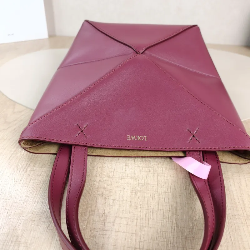 LOEWE Crossbody Bag Puzzle Fold Shopping Tote Calfskinmini16.5 × 9.5 × 20 cm — detail view 2 of 12