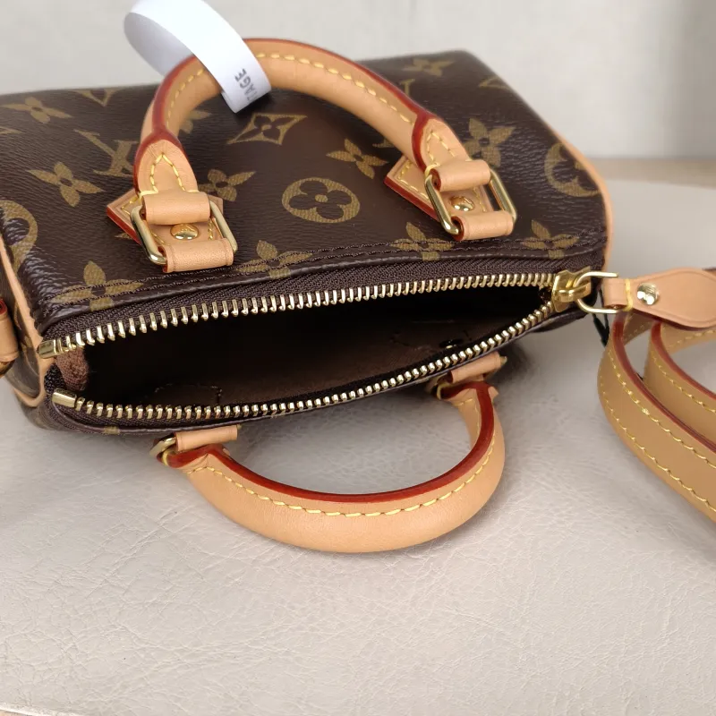 Louis Vuitton Crossbody Bag Speedy Nano Shoulder Strap PVC nano 16 × 7.5 × 10 cm — detail view 8 of 10