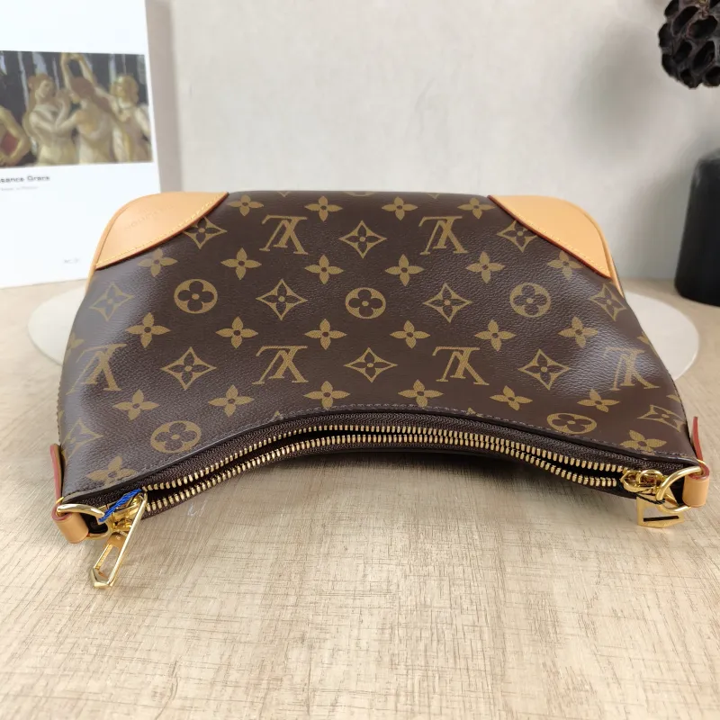 Louis Vuitton Crossbody Bag Boulogne PVC Small26 × 9.5 × 16 cm — detail view 2 of 11