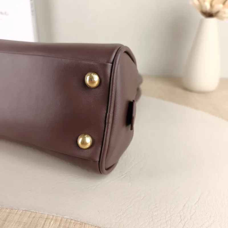Miumiu Shoulder Bag Beau Calfskin Small 23 × 10 × 11.5 cm — detail view 4 of 11