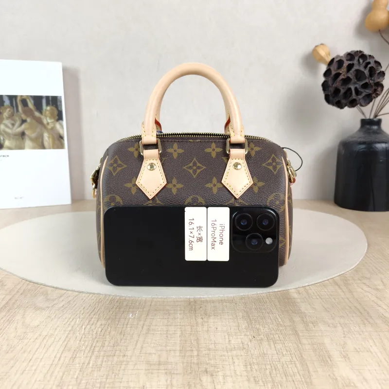 Louis Vuitton Crossbody Bag Speedy 18 LV&IM onogram PVC One Size18 × 10 × 12 cm — cover view 5 of 6