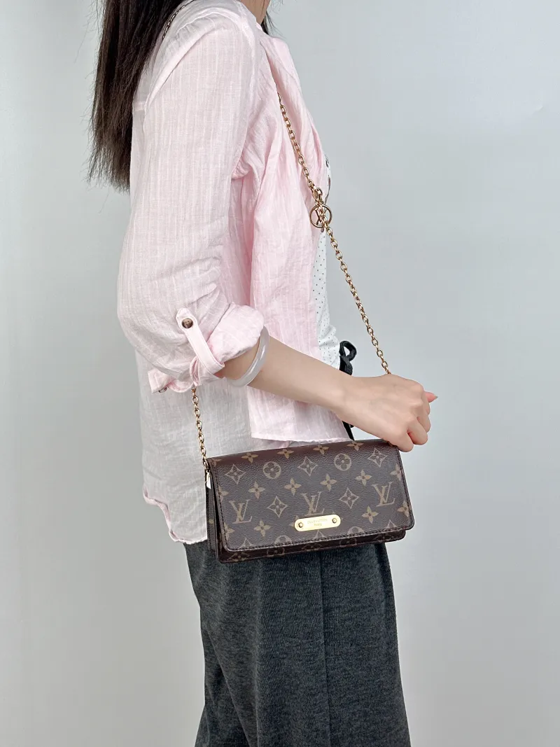 Louis Vuitton Crossbody Bag LILY Chain Bagwoc Monogram PVC One Size21 × 3.5 × 10.5 cm — on-model view 2 of 3