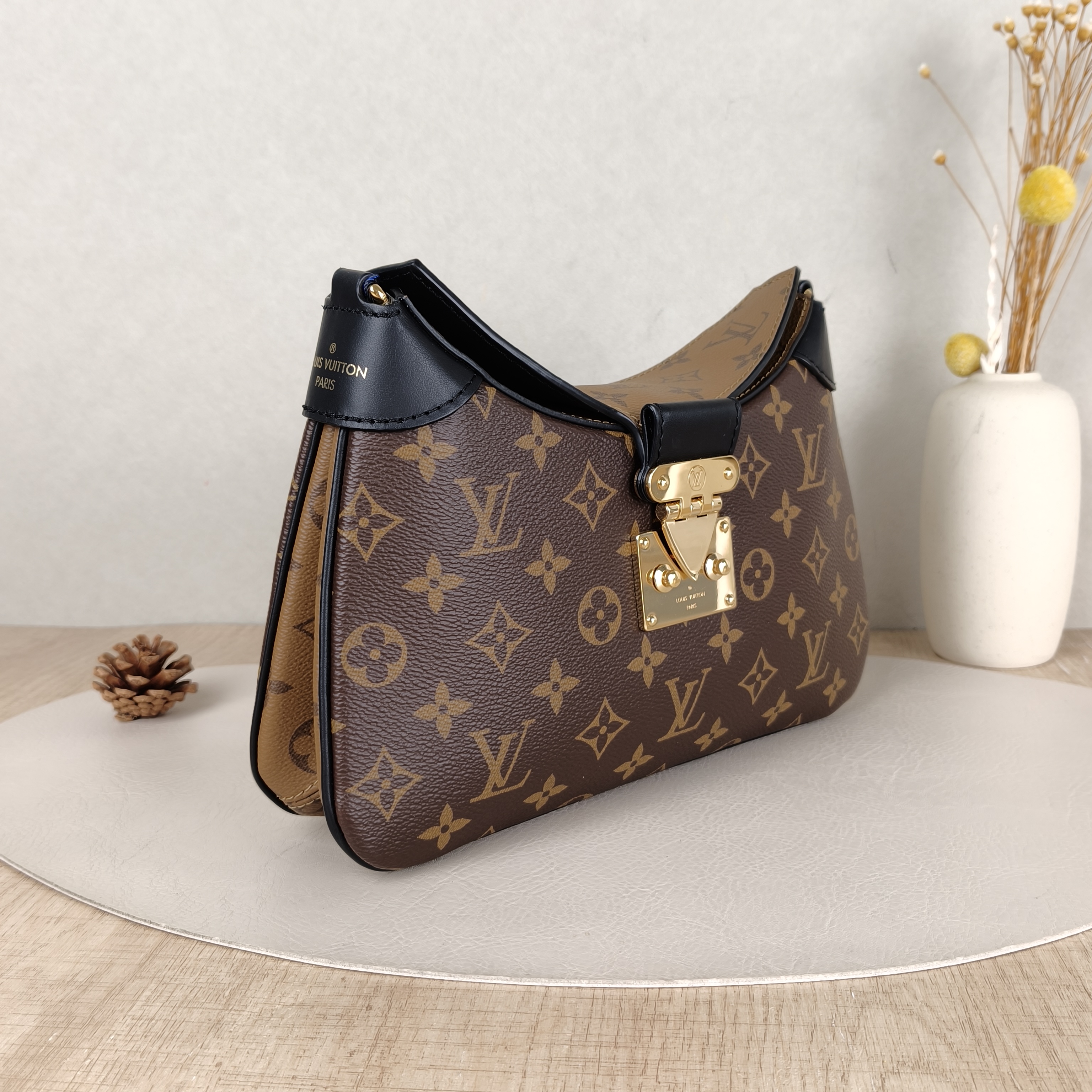 Louis Vuitton Crossbody Bag Twinny Monogram PVC One Size29 × 9 × 19 cm — cover view 3 of 5