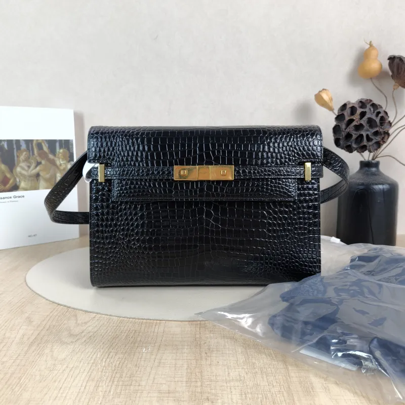 SAINT LAURENT Shoulder Bag MANHATTAN Black Calfskin Medium29 × 7.5 × 20 cm — cover view 2 of 6