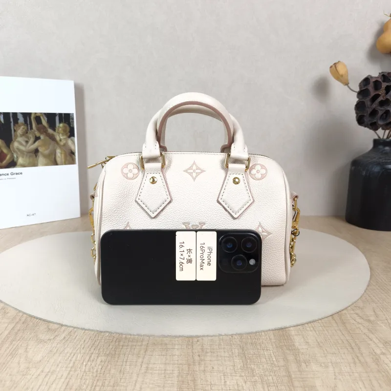 Louis Vuitton Crossbody Bag Speedy20Beige · Pink Empreinte Embossed Calfskin Small20.5 × 12 × 13.5 cm — cover view 3 of 6