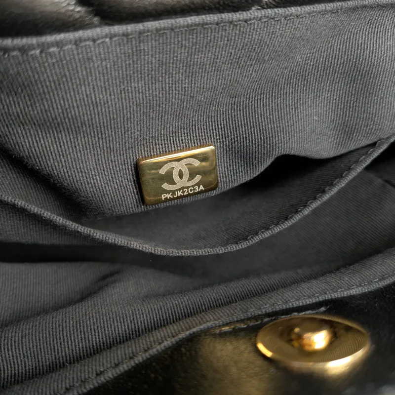 Chanel Shoulder Bag 22b Small Shopping Tote Black Lambskin Small 25 × 10 × 20 cm — detail view 6 of 13