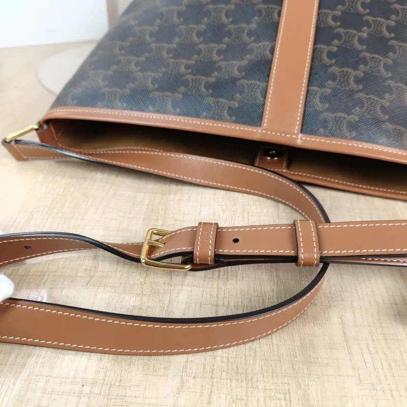 CELINE Crossbody Bag Triomphe Bucket Bag Monogram PVC Medium 24 × 18 × 27 cm — detail view 10 of 10