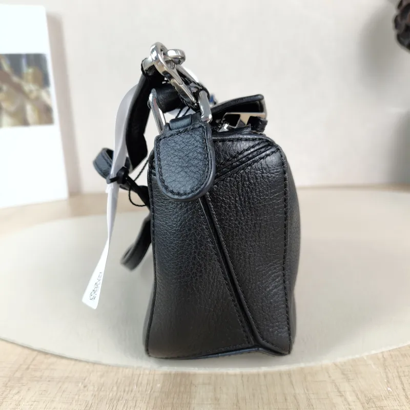 LOEWE Crossbody Bag Puzzle Black CC alfskin Mini 18 × 8 × 12.5 cm — detail view 8 of 11