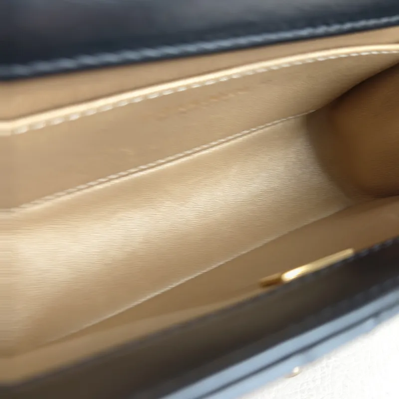 Chanel Crossbody Bag Black Calfskin Small 19 × 8 × 12 cm — detail view 4 of 12