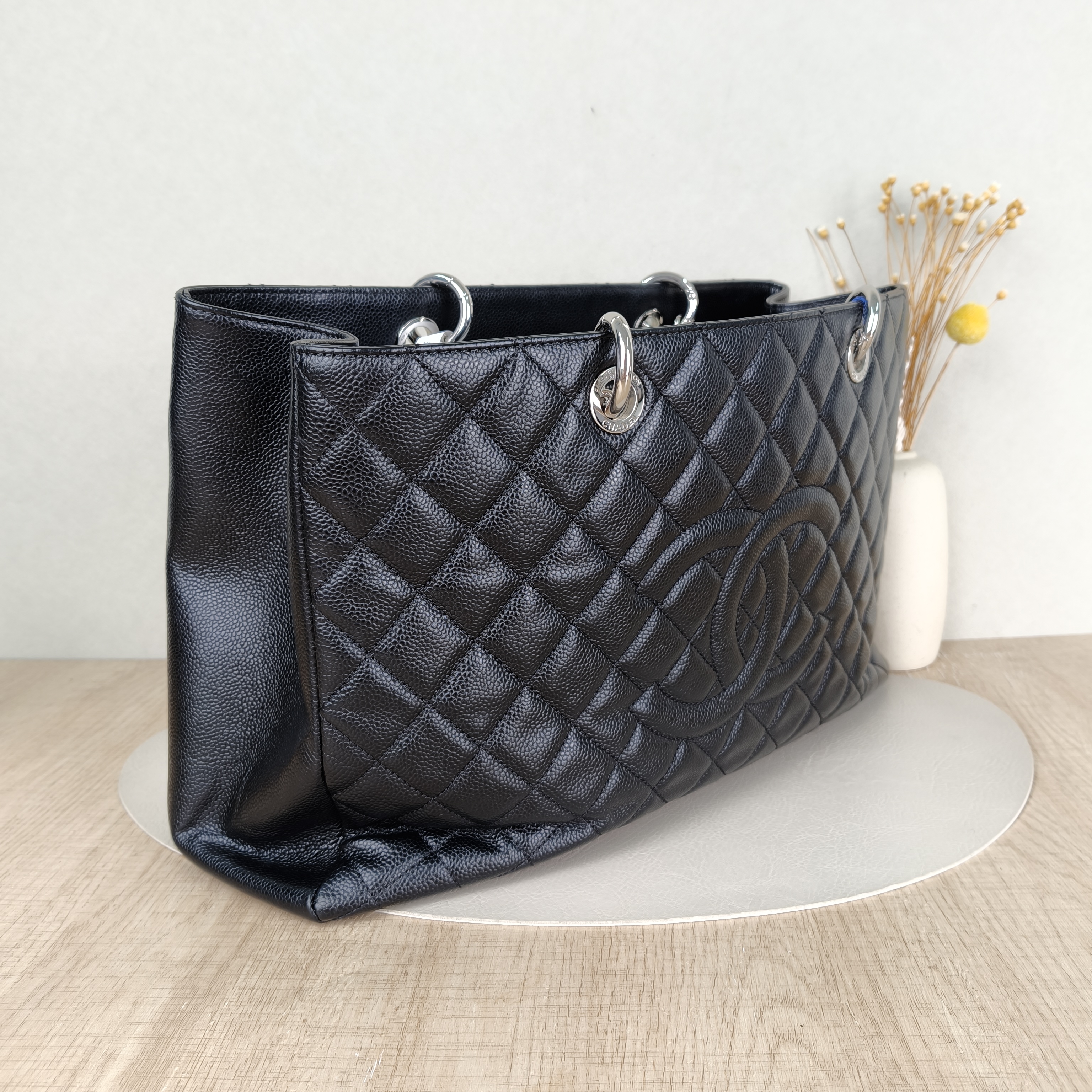 Chanel Shoulder Bag Grand Shopping Tote GST Shopping Tote Black Grained Calfskin XL41 × 15 × 27 cm — cover view 4 of 5